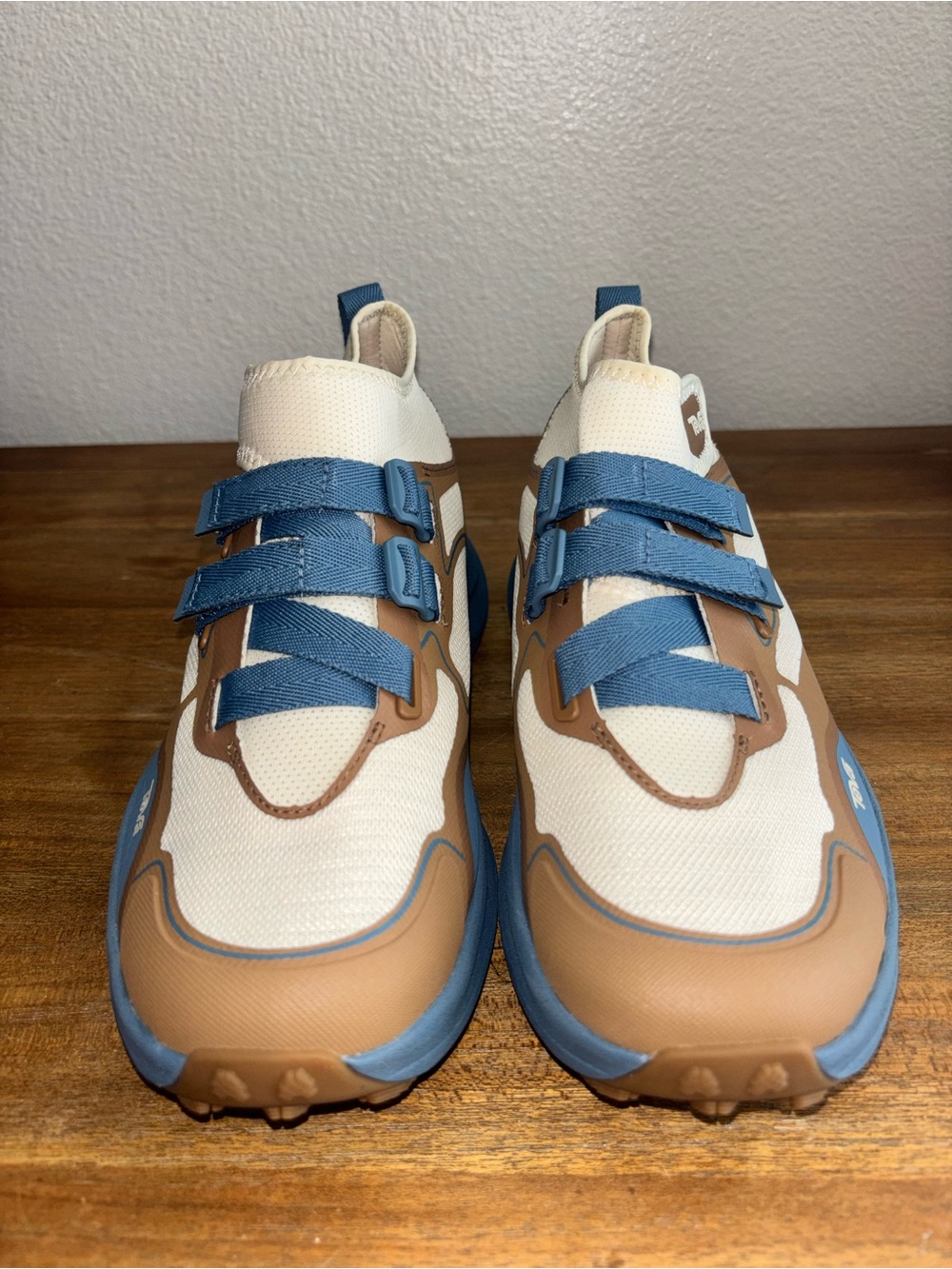 Teva Women's sneakers  NEW 9